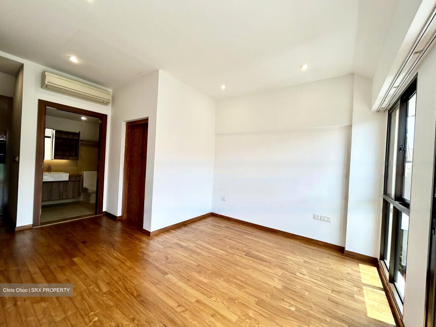 Holland Link (D10), Terrace #478551381